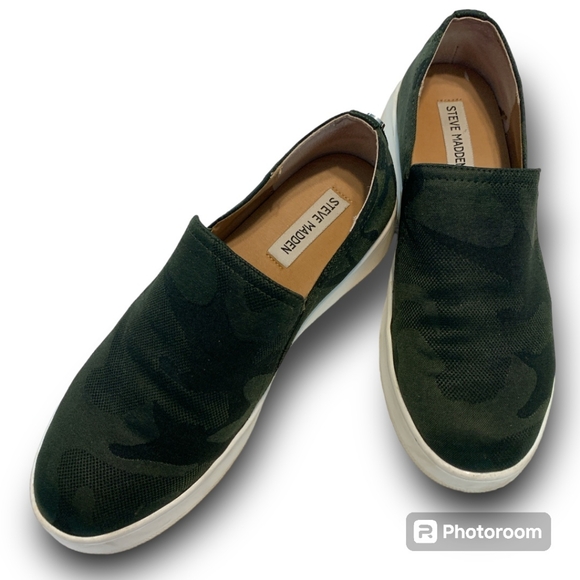 Steve Madden Shoes - Steve Madden Zayna Camo Canvas Slip On Casual Platform Sneakers - size 9